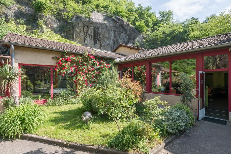 Hotellerie De La Cascade Saint-Genis-les-Ollières Eksteriør billede